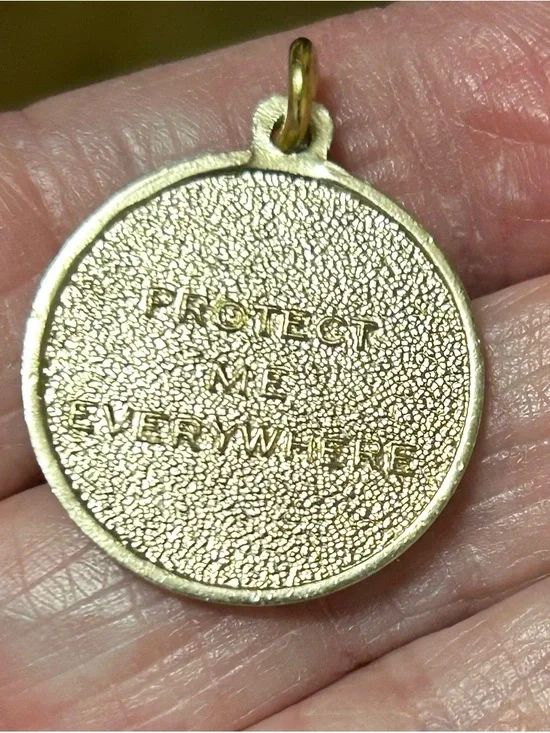 Gold tone Religious Medal Pendant - Picture 3 of 4